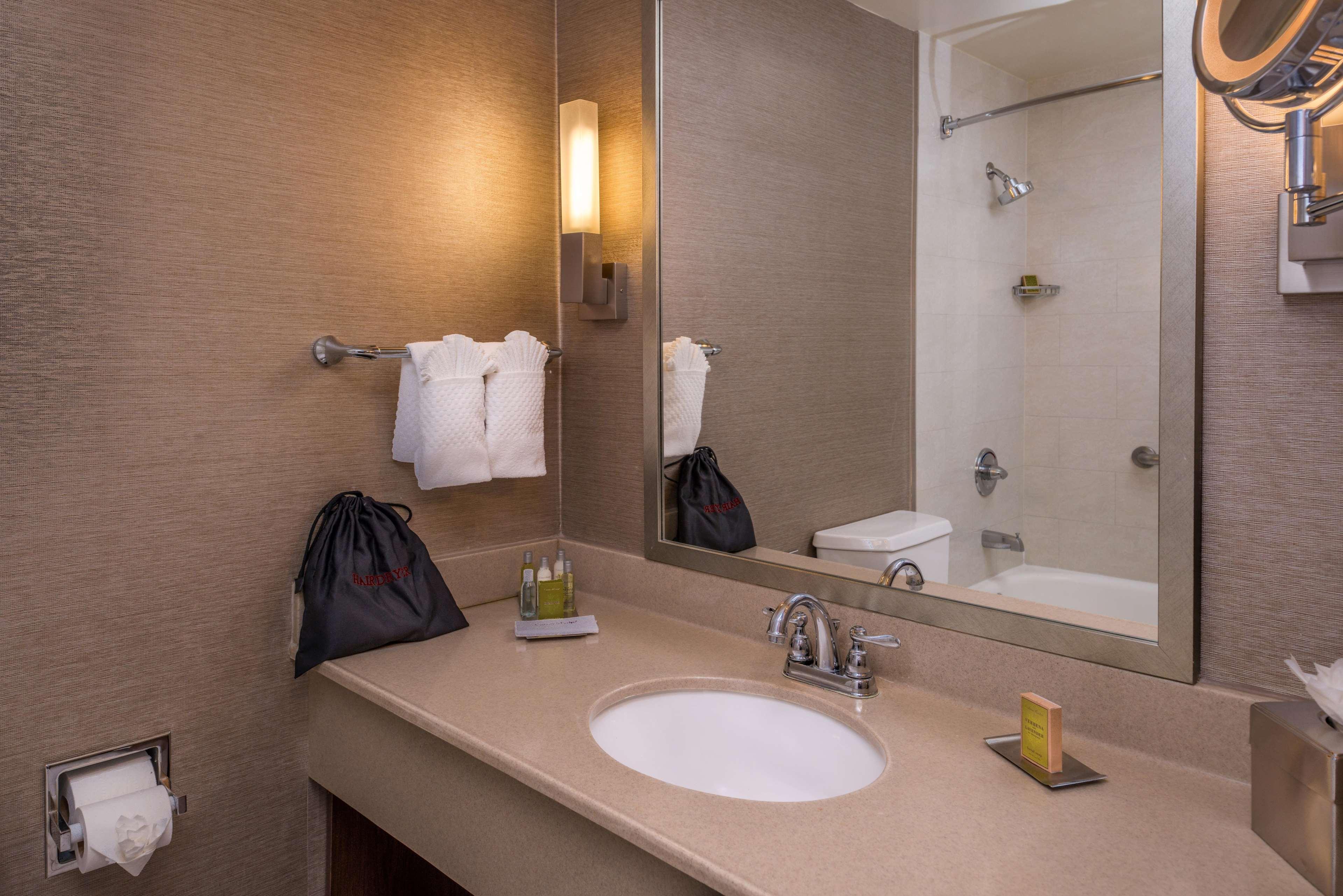 Hotel Doubletree By Hilton Whittier Zimmer foto