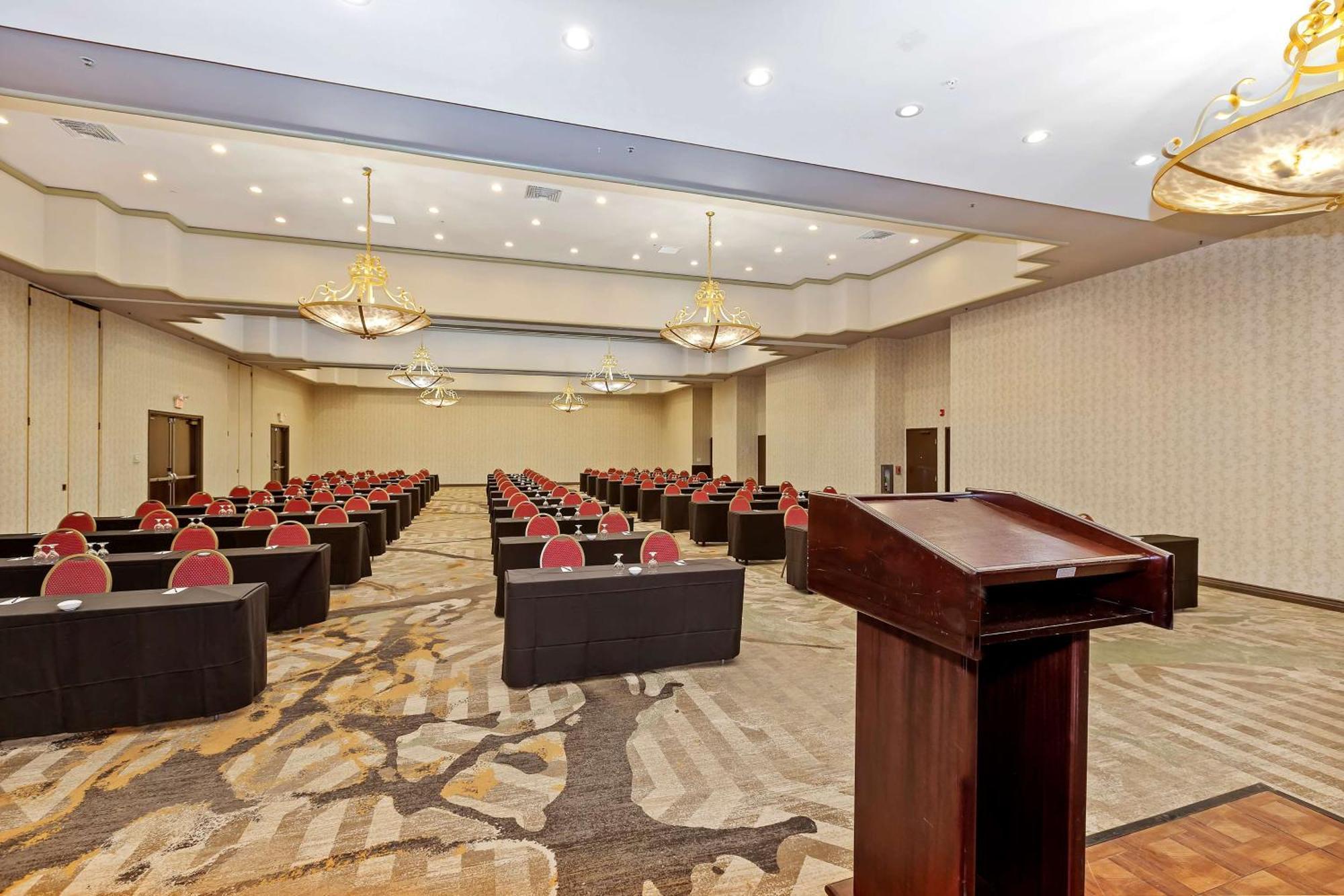 Hotel Doubletree By Hilton Whittier Exterior foto