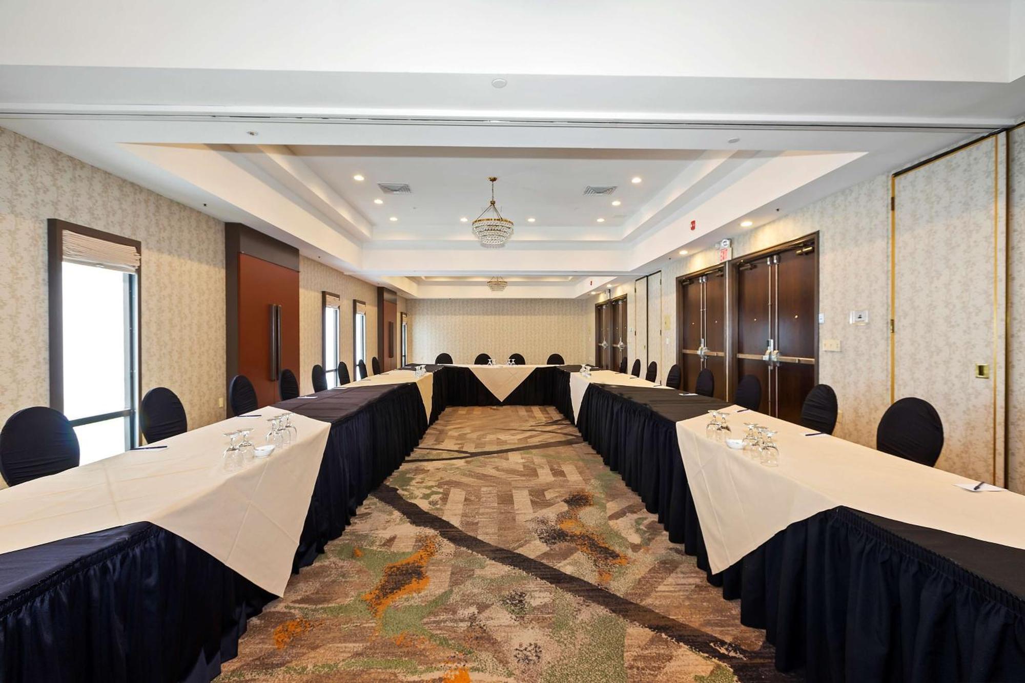Hotel Doubletree By Hilton Whittier Exterior foto