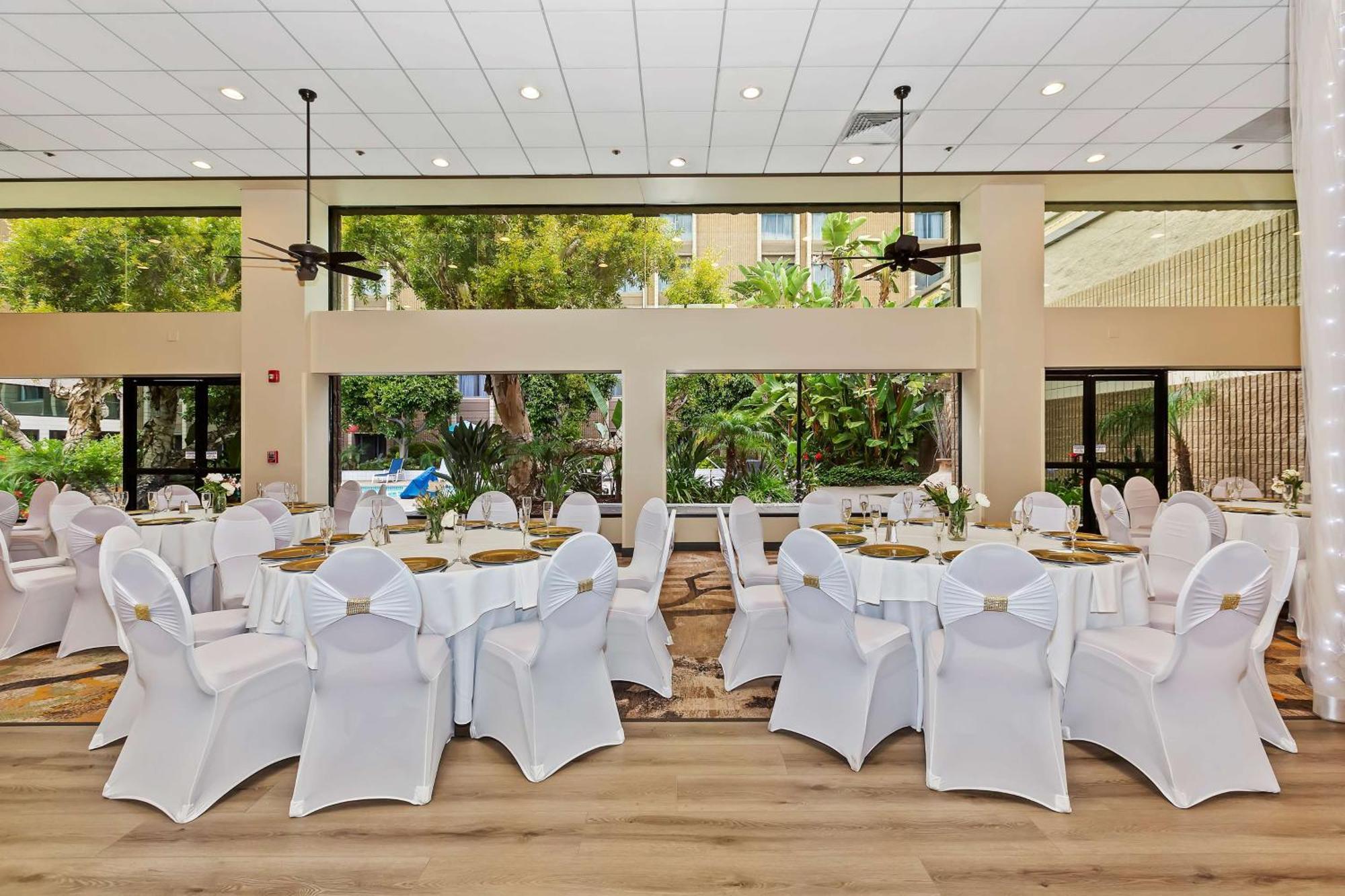 Hotel Doubletree By Hilton Whittier Exterior foto