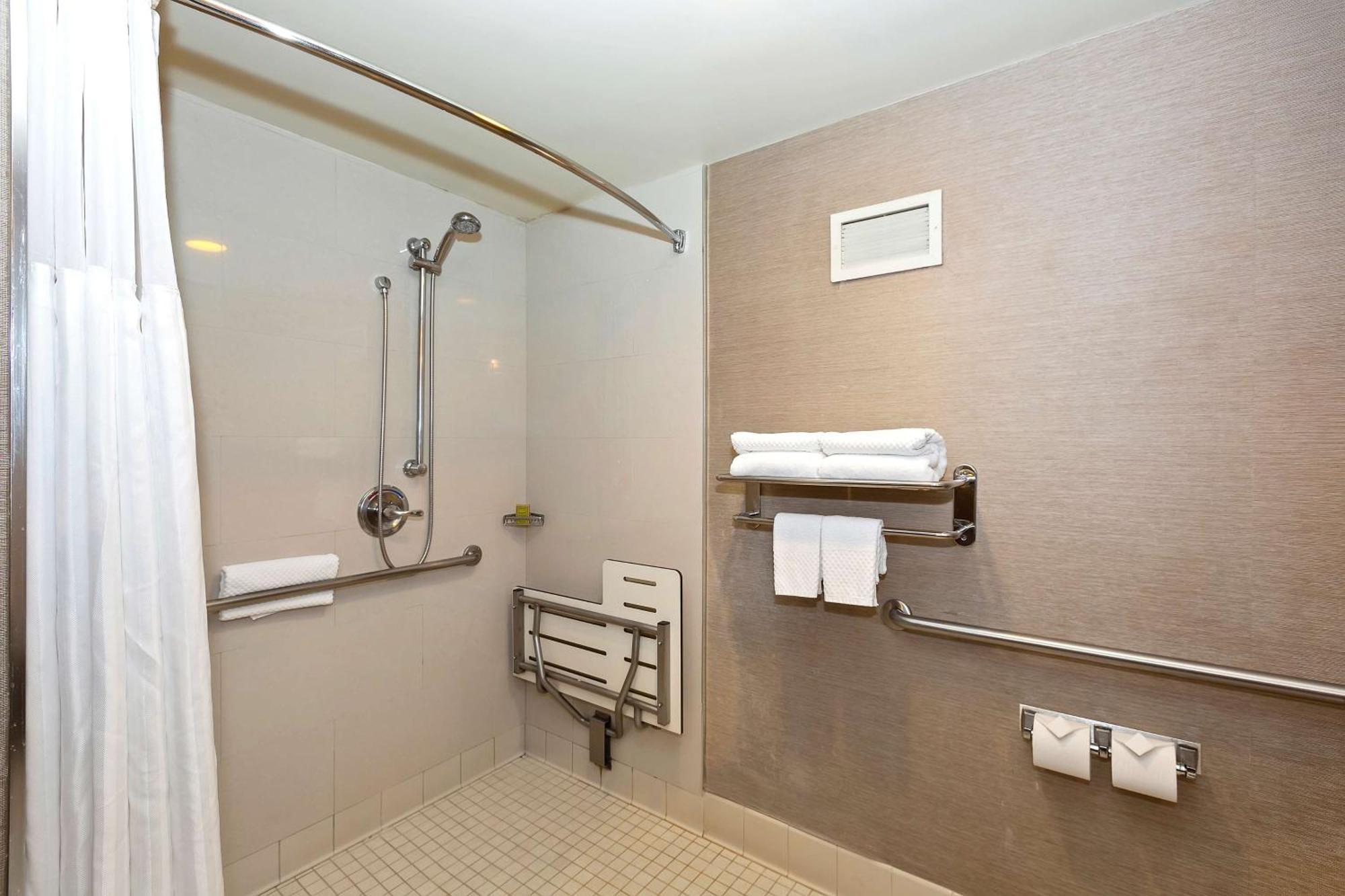 Hotel Doubletree By Hilton Whittier Exterior foto