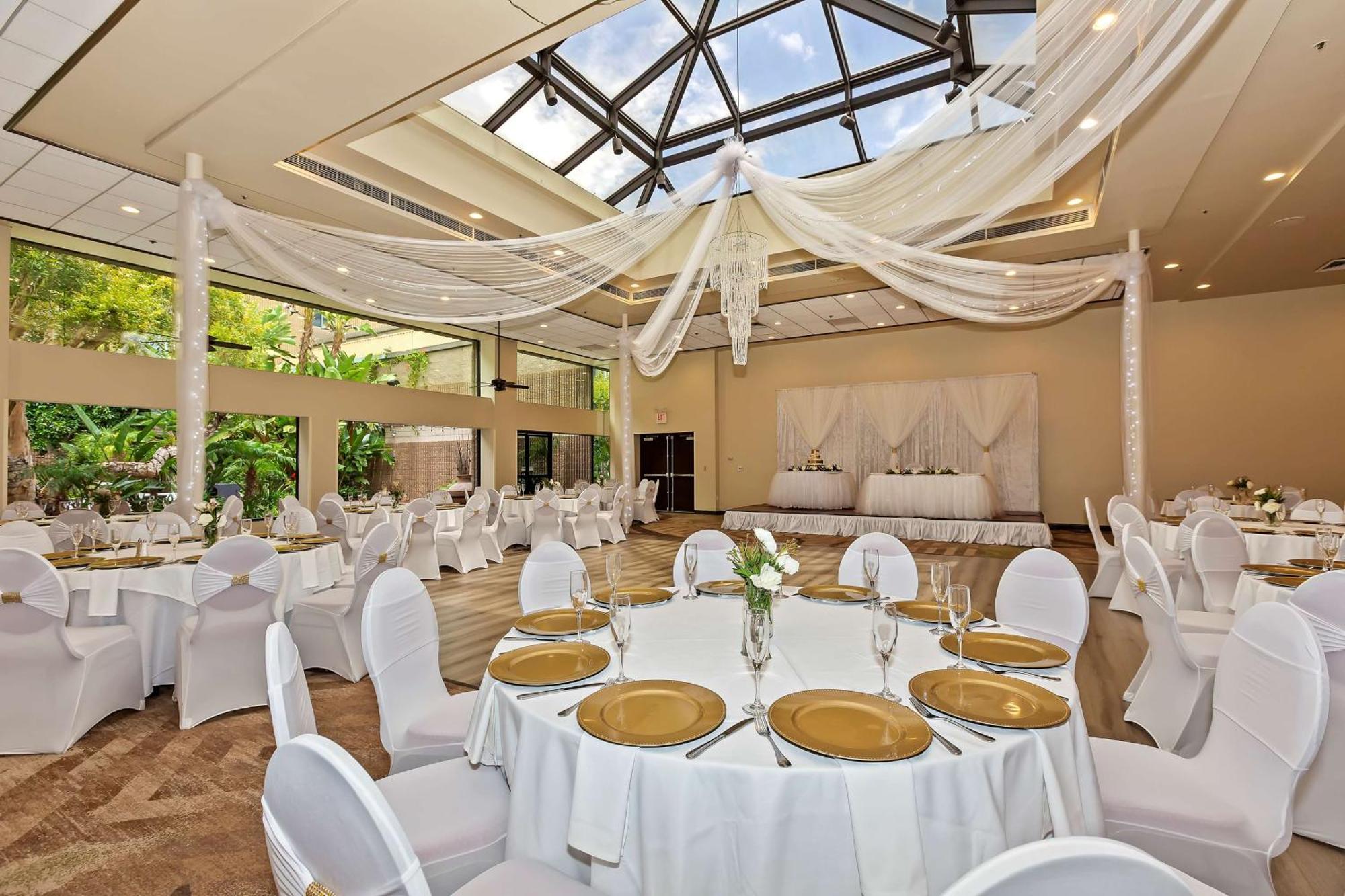 Hotel Doubletree By Hilton Whittier Exterior foto