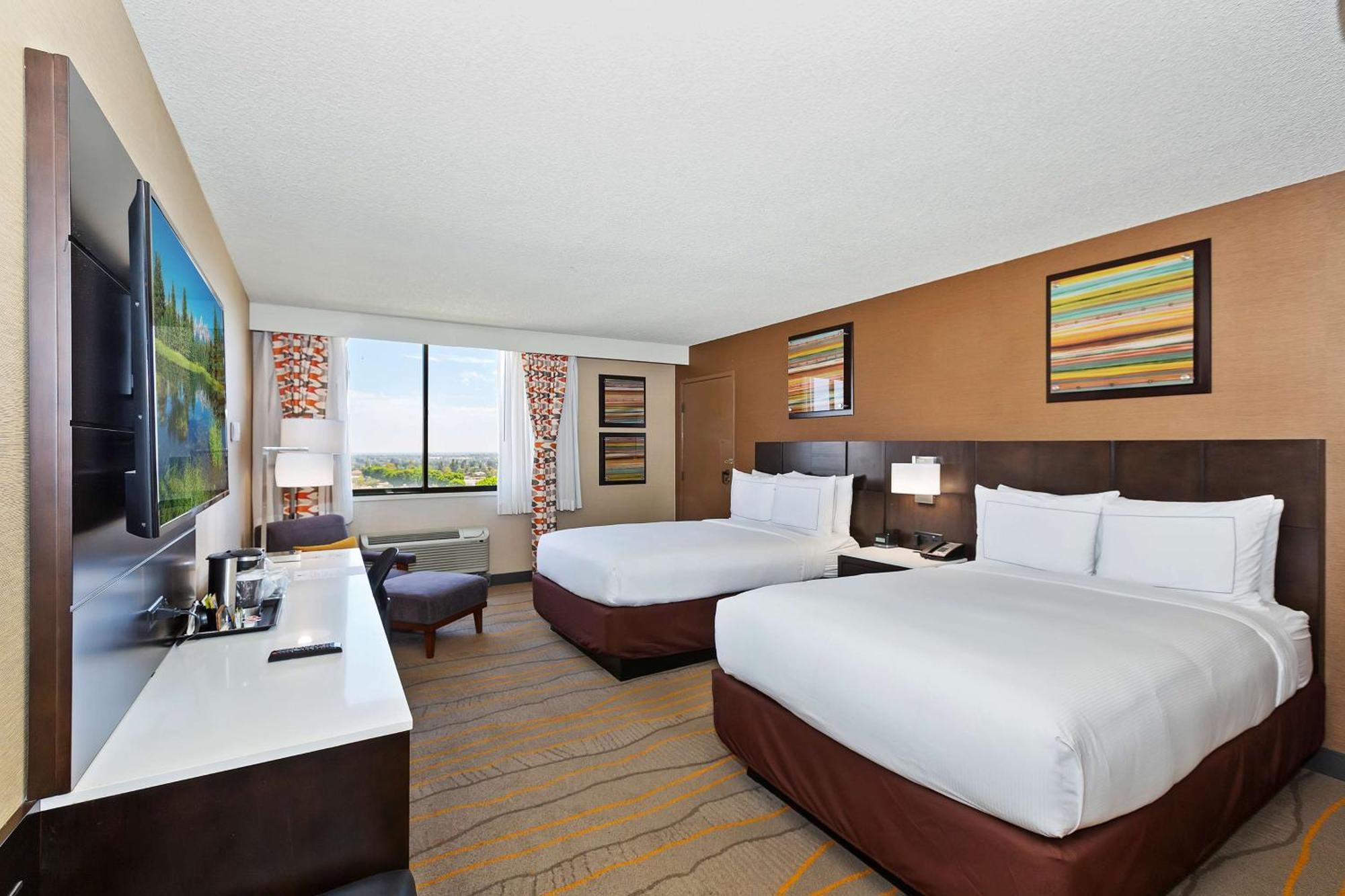 Hotel Doubletree By Hilton Whittier Exterior foto