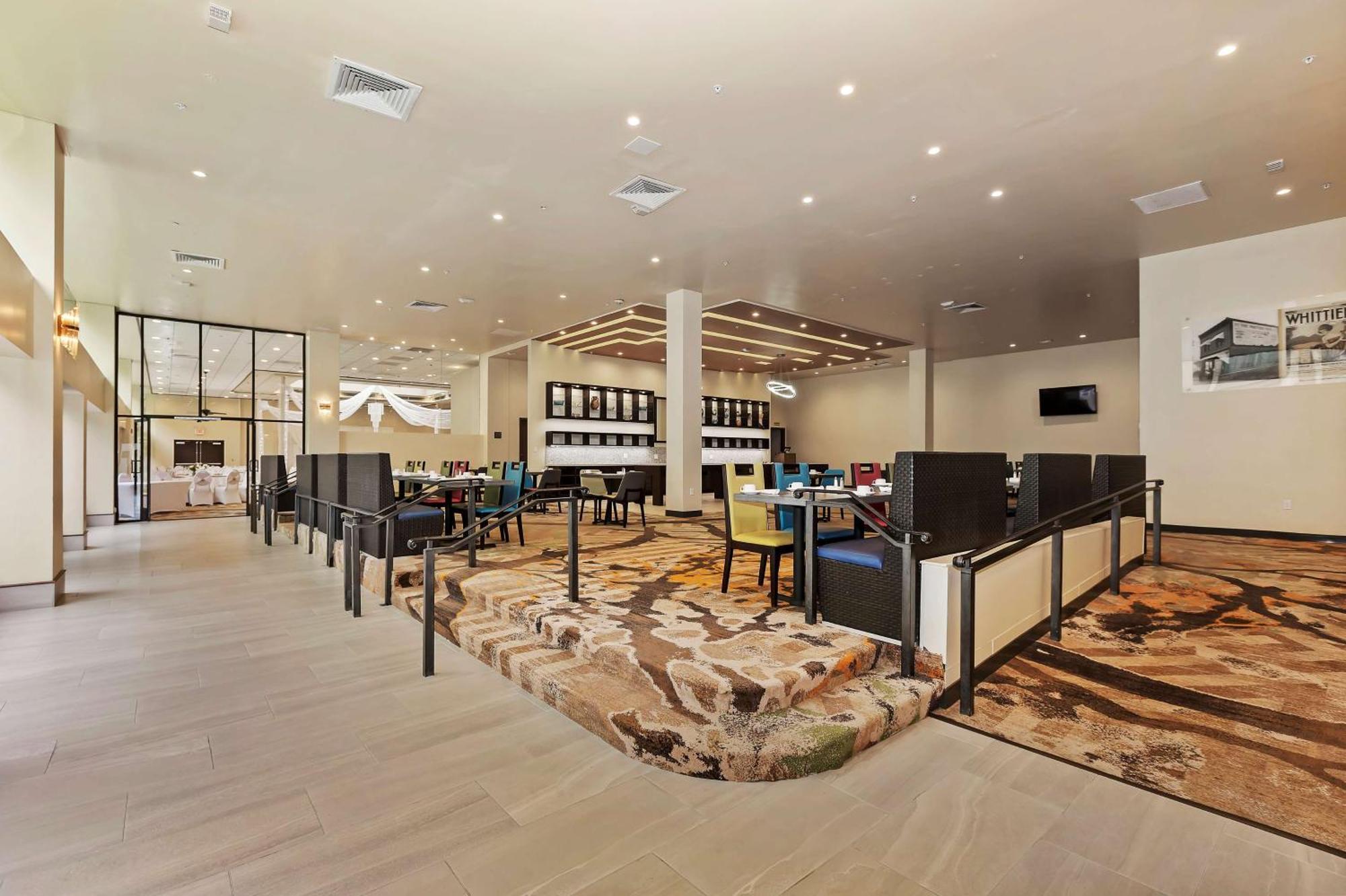 Hotel Doubletree By Hilton Whittier Exterior foto