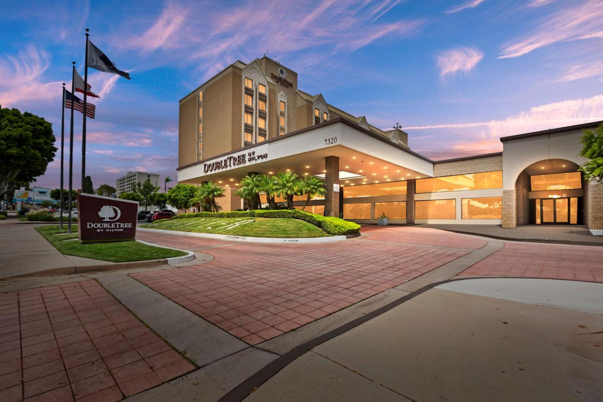 Hotel Doubletree By Hilton Whittier Exterior foto