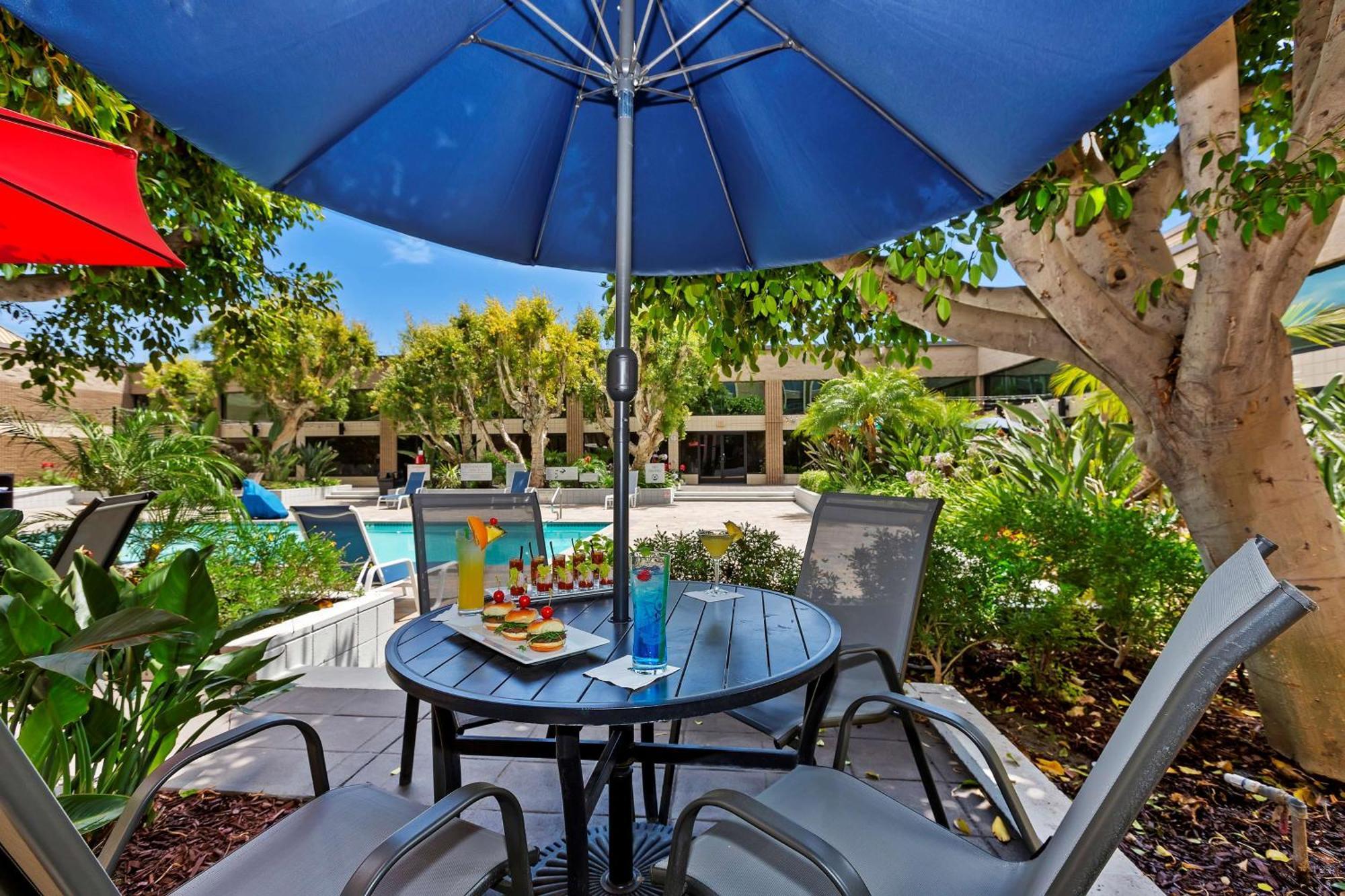 Hotel Doubletree By Hilton Whittier Exterior foto
